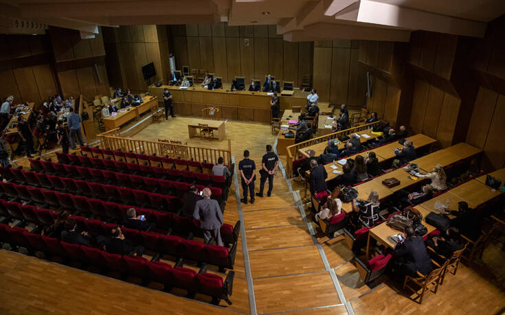 Δίκη Χρυσής Αυγής: Στην αίθουσα 13 από τους 57 καταδικασθέντες