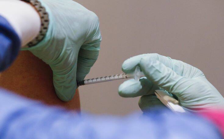 Δοκιμή σε εκδοχή του εμβολίου Sputnik που θα χορηγείται σε μία δόση