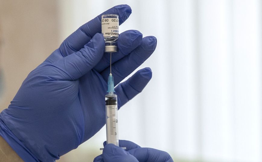 Μελέτη για την αποτελεσματικότητα των ρωσικών εμβολίων κατά των νέων στελεχών του κορονοϊού