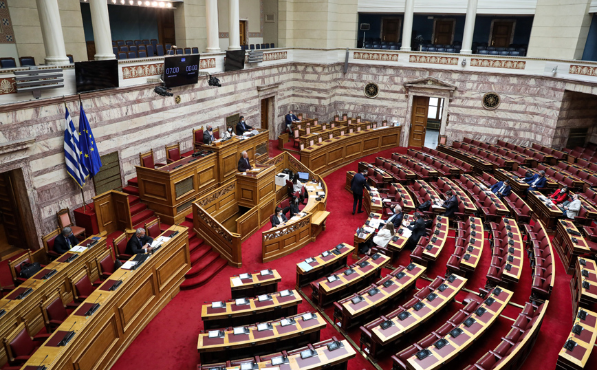 Απορρίφθηκε το νομοσχέδιο για άρση των περιορισμών στην ψήφο των Ελλήνων του εξωτερικού