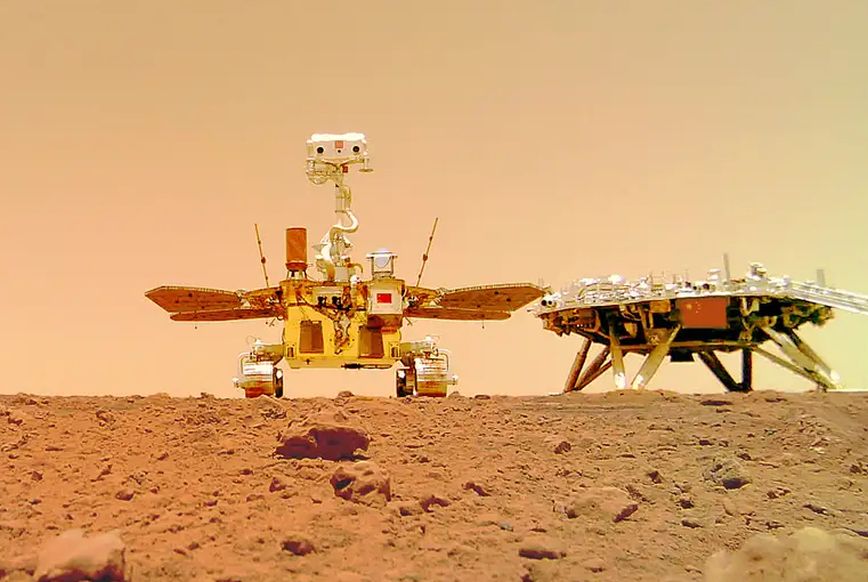 Κίνα: Η χώρα αφήνει το αποτύπωμά της στον Άρη &#8211; To ρομπότ Zhurong έβγαλε και «selfie» στον κόκκινο πλανήτη