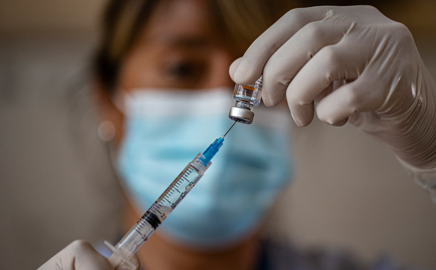 Μετάλλαξη Delta: Υψηλή η προστασία μετά τον εμβολιασμό &#8211; Τι δείχνει έρευνα του ΕΚΠΑ