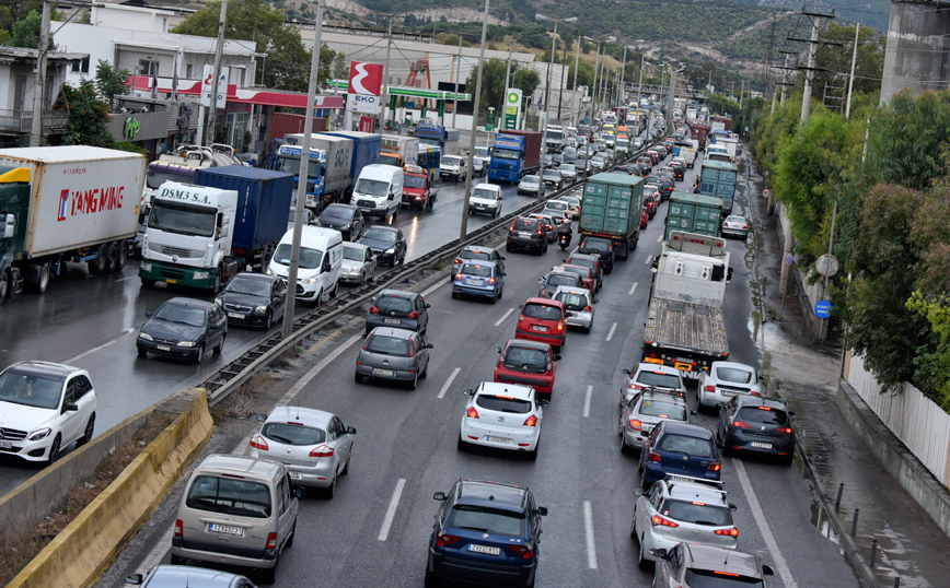 Προσωρινές κυκλοφοριακές ρυθμίσεις από την Δευτέρα στην Αθηνών &#8211; Κορίνθου
