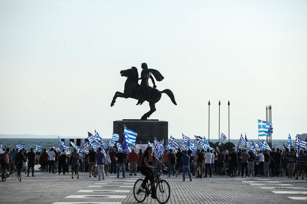 Κορονοϊός: «Βαραίνει» το επιδημιολογικό φορτίο ειδικά στην Βόρεια Ελλάδα &#8211; Με σημαίες αλλά  και μάσκες στις παρελάσεις