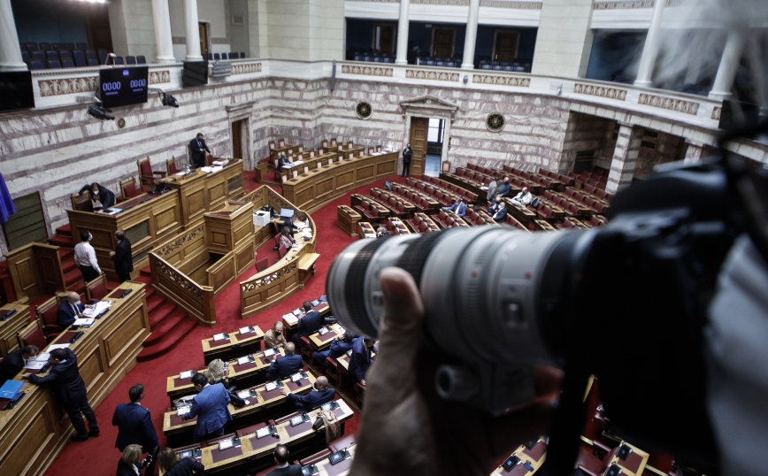 Πολιτική σύγκρουση στη βουλή για Θεσσαλία και Έβρο 