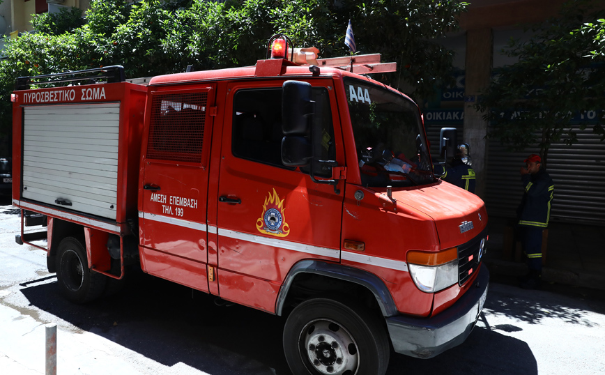 Φωτιά τώρα στην Πανόρμου &#8211; Επιχειρούν 6 πυροσβέστες με 2 οχήματα