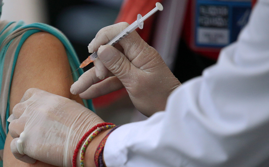 Εμβολιασμός: Περίπου 300.000 πολίτες δεν έχουν κάνει τρίτη δόση
