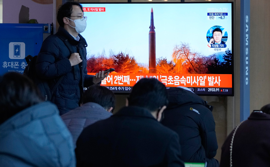 Η Βόρεια Κορέα λέει πως δοκίμασε νέο βαλλιστικό, υπερηχητικό πύραυλο