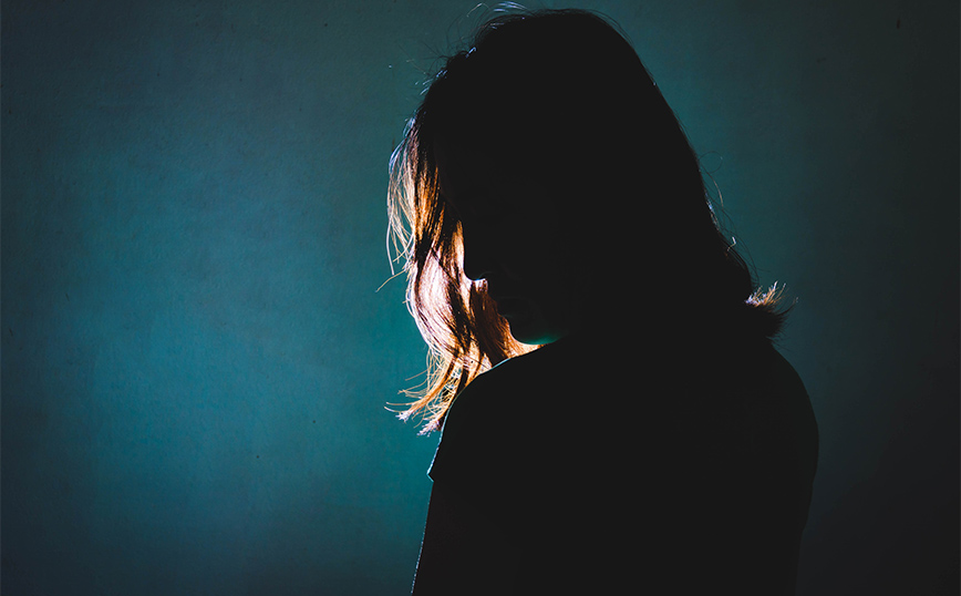 Πετράλωνα: Πάνω από 4 ώρες κατέθετε η 22χρονη για την υπόθεση βιασμών &#8211; «Φοβόμουν για τη ζωή μου»
