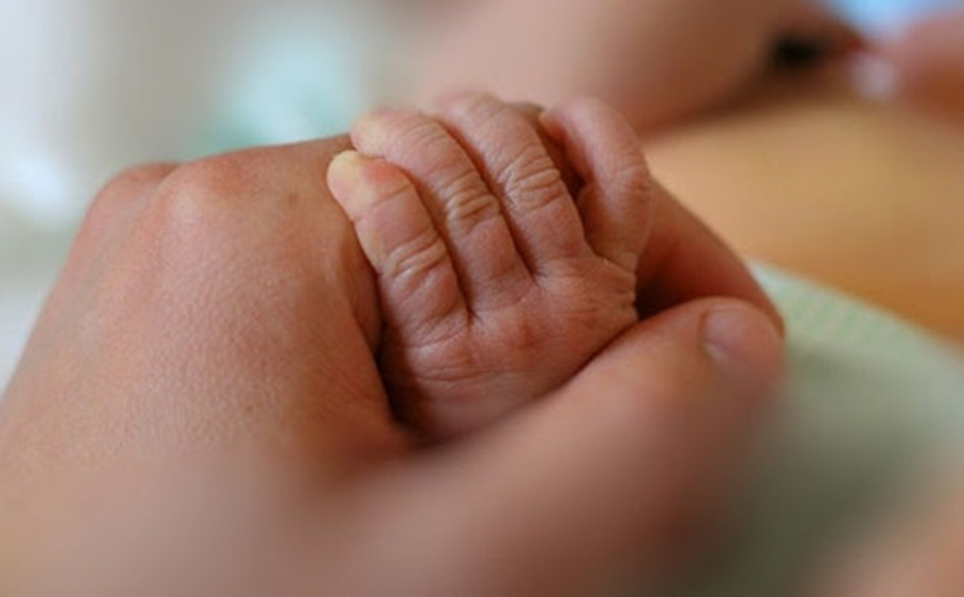 Η δραματική διάσωση εγκύου από την Κάρπαθο &#8211; Πώς έφερε στον κόσμο ένα υγειέστατο κοριτσάκι
