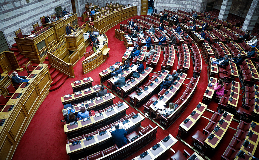 Βουλή: Ψηφίστηκε το νομοσχέδιο για τις οδικές μεταφορές επιβατών και την αναδιοργάνωση ΟΣΕ και ΕΡΓΟΣΕ