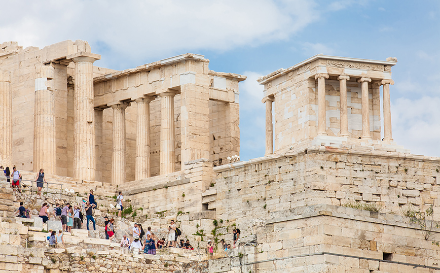 Τουρισμός: Έσοδα πάνω από 2 δισ. ευρώ για την Ελλάδα το τελευταίο τρίμηνο του έτους