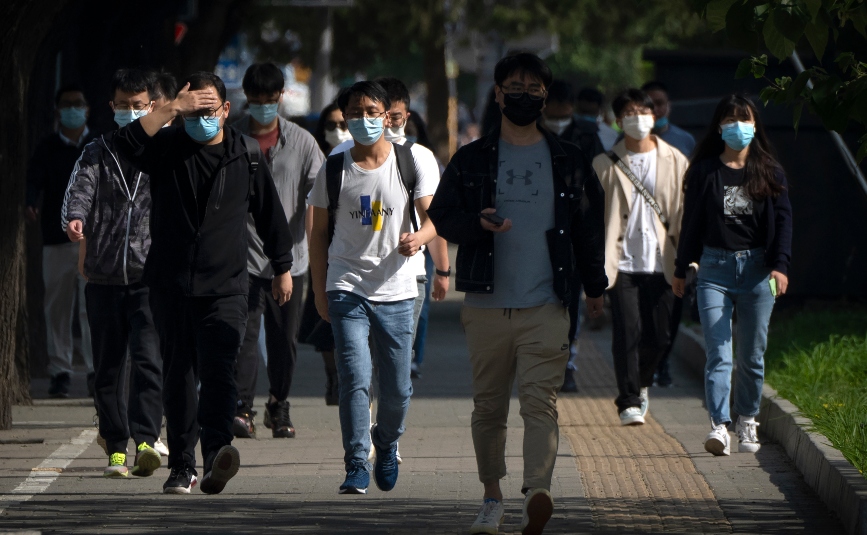 Κορονοϊός: Χαλαρώνουν σταδιακά οι περιορισμοί στο Πεκίνο – Επιστροφή στην εργασία αλλά και συνωστισμός στο μετρό