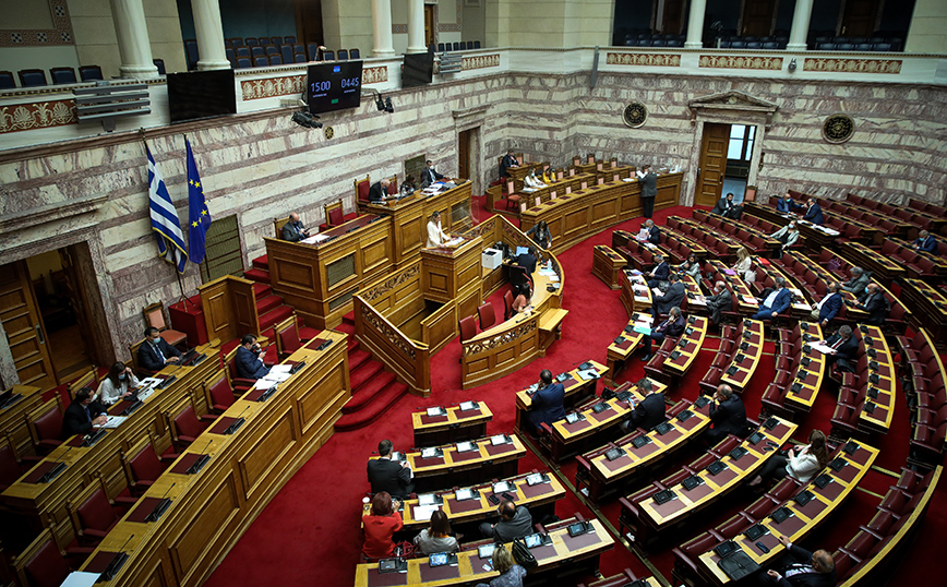 Ψηφίστηκε το νομοσχέδιο για τα ναυπηγεία Σκαραμαγκά και το καζίνο στο Ελληνικό