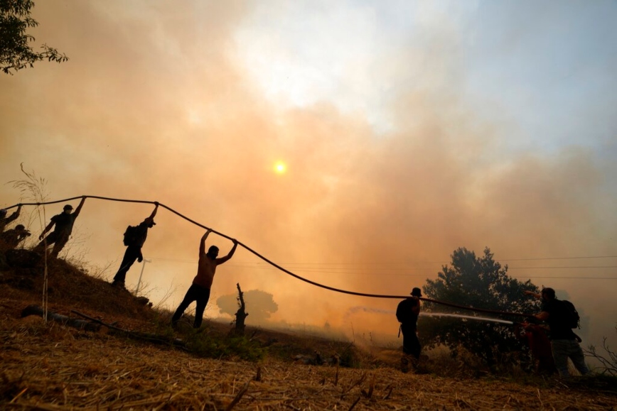 Φωτιά στον Έβρο: Μήνυμα του 112, εκκενώνονται τα Λάβαρα προς Ορεστιάδα