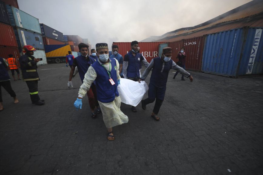 Μπανγκλαντές: Στους 38 οι νεκροί από πυρκαγιά σε εγκατάσταση αποθήκευσης εμπορευματοκιβωτίων