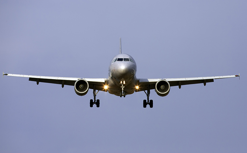 Αναγκαστική προσγείωση αεροπλάνου στο Ηράκλειο &#8211; 59χρονη έπαθε κρίση επιληψίας εν πτήσει