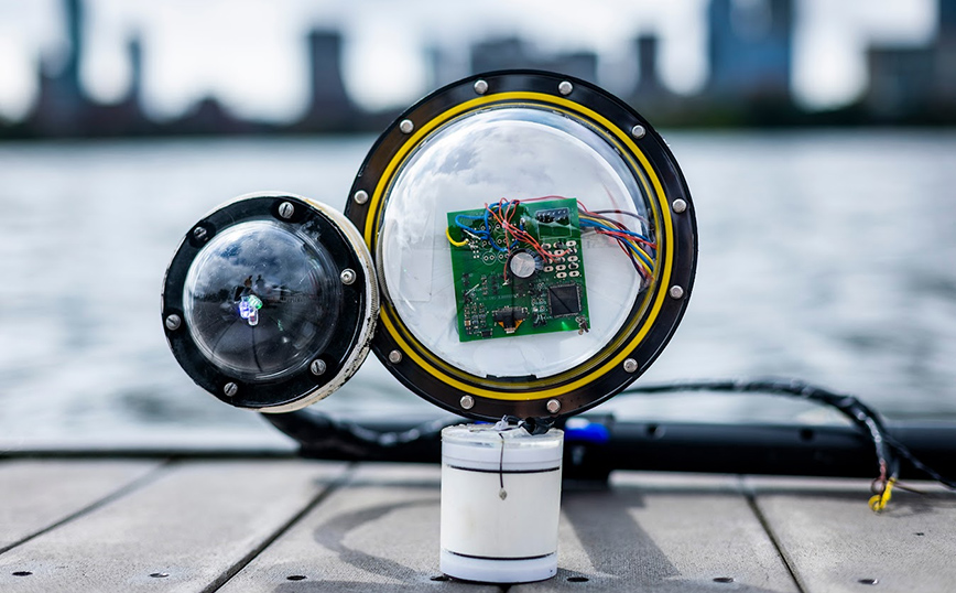 Δημιουργήθηκε η πρώτη ασύρματη υποθαλάσσια κάμερα χωρίς μπαταρίες που παίρνει ενέργεια από ηχητικά κύματα μέσα στο νερό