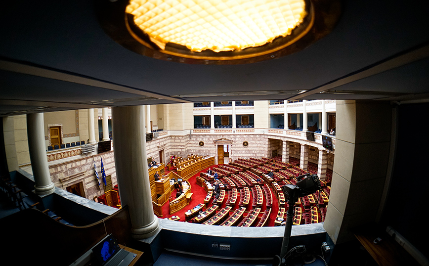Boυλή: Κατά του νομοσχεδίου για τον γάμο των ομόφυλων ζευγαριών Ελληνική Λύση, Νίκη και Σπαρτιάτες