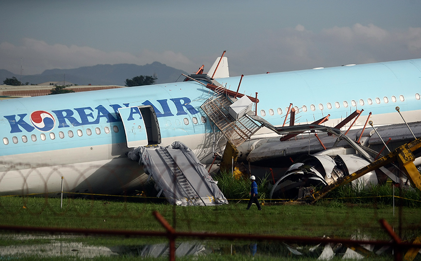 Φιλιππίνες: Αεροσκάφος της Korean Air βρήκε εκτός διαδρόμου – Δείτε φωτογραφίες