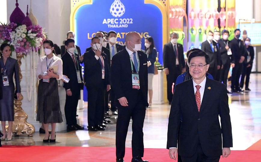 Με κορονοϊό γύρισε από τη σύνοδo APEC ο επικεφαλής της κυβέρνησης του Χονγκ Κονγκ, Τζον Λι