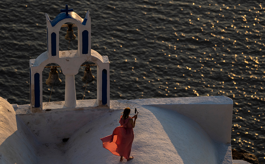 RND: «Πετάει» ο τουρισμός &#8211; Η Ελλάδα στους μεγάλους νικητές της φετινής τουριστικής σεζόν