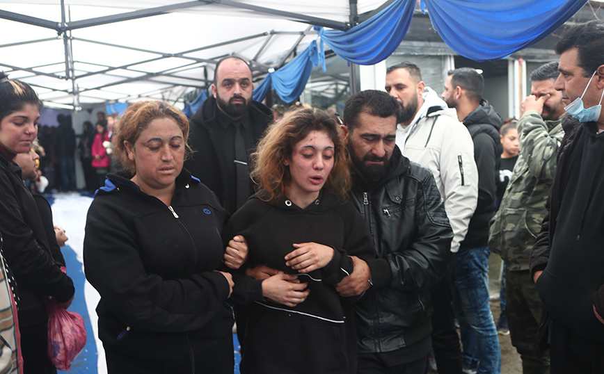 Θρήνος στην κηδεία του 16χρονου Ρομά στη Θεσσαλονίκη – Δείτε φωτογραφίες και βίντεο
