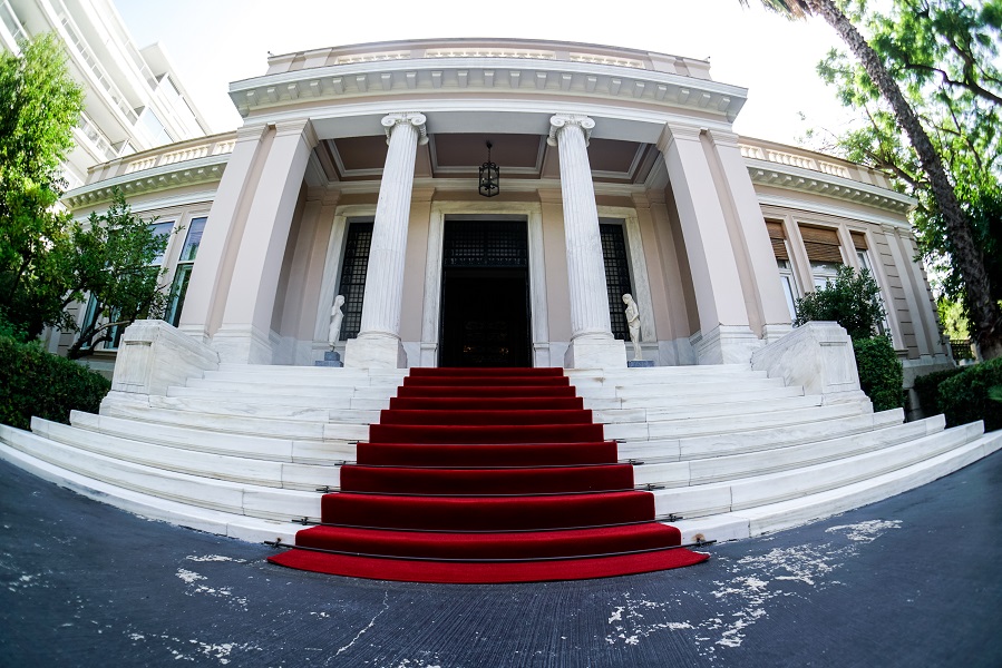 Στα άδυτα των πρεσβειών της Αθήνας: Τι συζητούν και τι εκτιμούν, πίσω από τις κλειστές πόρτες, για τις εκλογές