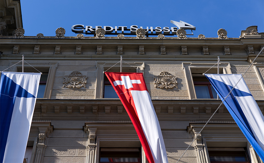 Προβληματισμό δημιουργεί η εξαγορά της Credit Suisse από την UBS &#8211; «Ντροπή για την Ελβετία»