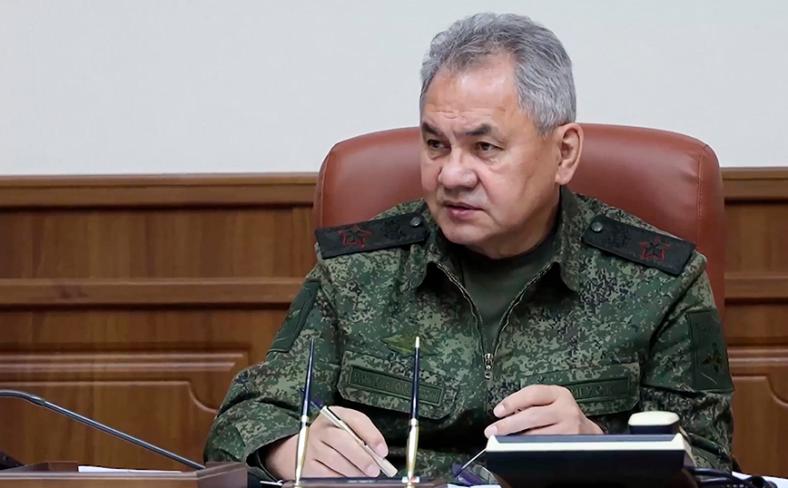 Ο υπουργός Άμυνας της Ρωσίας λέει ότι η Ουκρανία περιορίζει τη δραστηριότητα στη γραμμή του μετώπου και ανασυντάσσεται