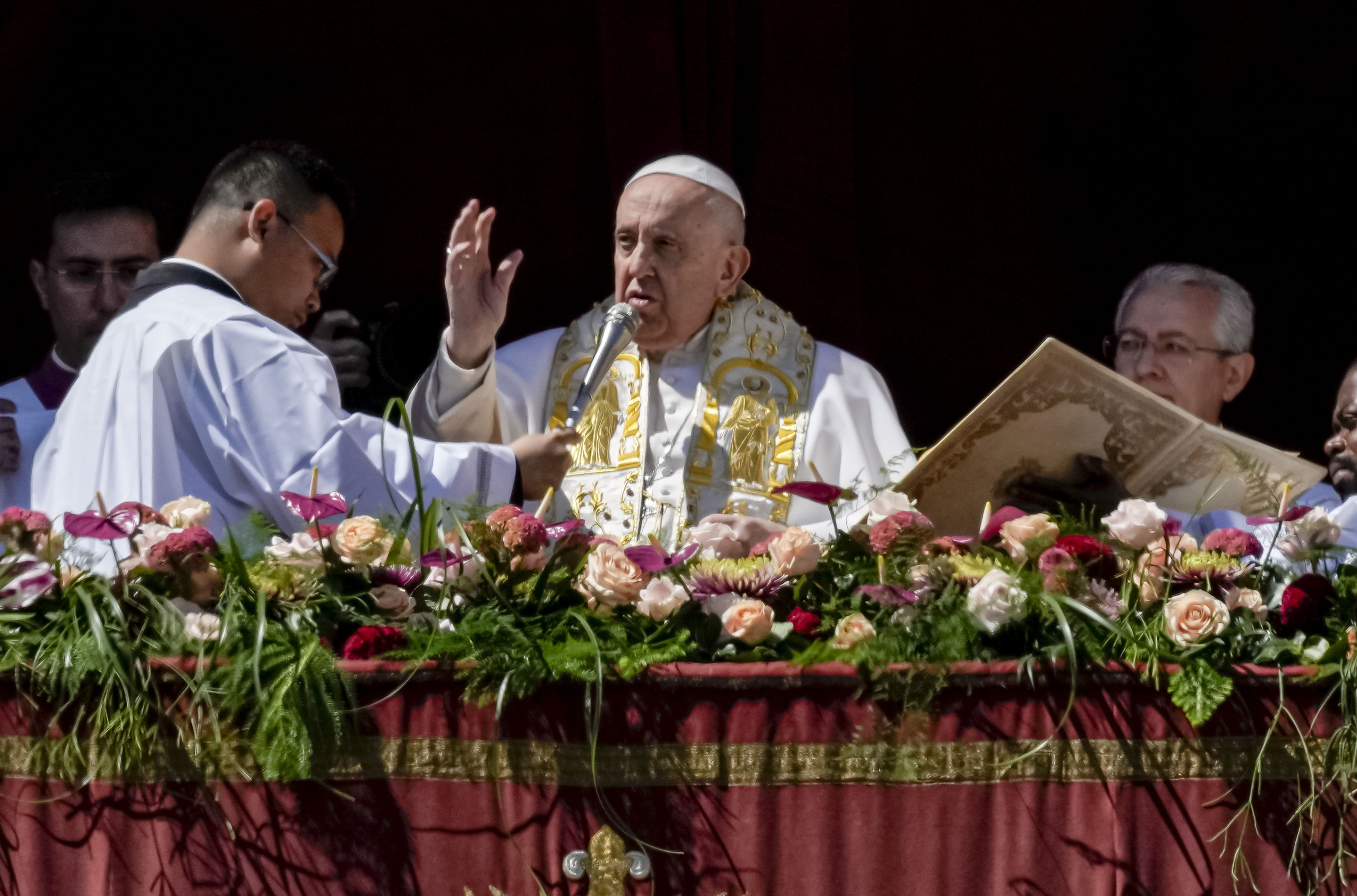 Πάσχα των Καθολικών: Το μήνυμα του Πάπα στα Ελληνικά και εικόνες από όλο τον κόσμο