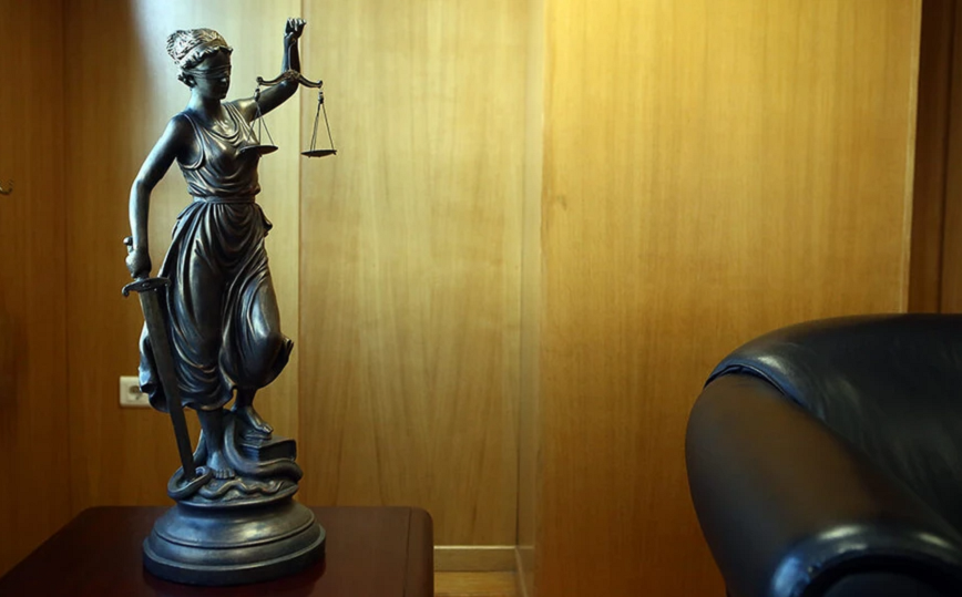 Η Ένωση Δικαστών και Εισαγγελέων καταδικάζει την τρομοκρατική ενέργεια στα δικαστήρια της Θεσσαλονίκης