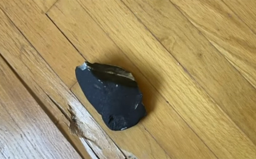Μυστήριο αντικείμενο έπεσε από τον ουρανό σε σπίτι στο Νιου Τζέρσεϊ &#8211; Πιθανώς πρόκειται για μετεωρίτη