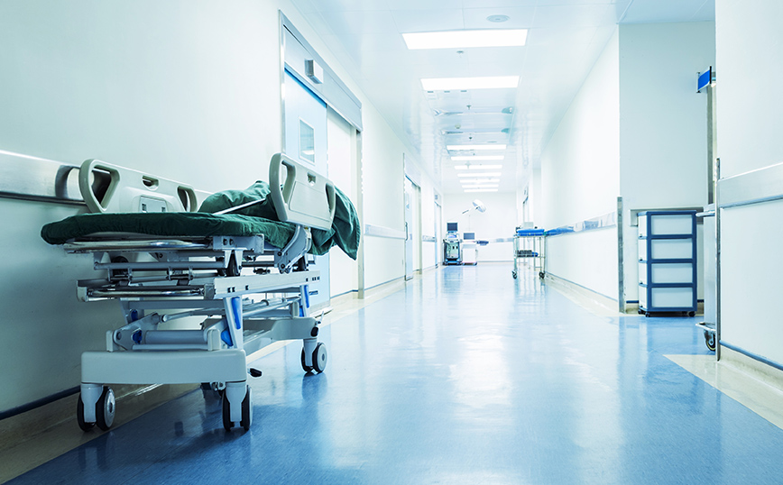 Οργή στη ΓΣΕΕ μετά την ανακοίνωση του νοσοκομείου Χαλκίδας για τον θάνατο του διανομέα
