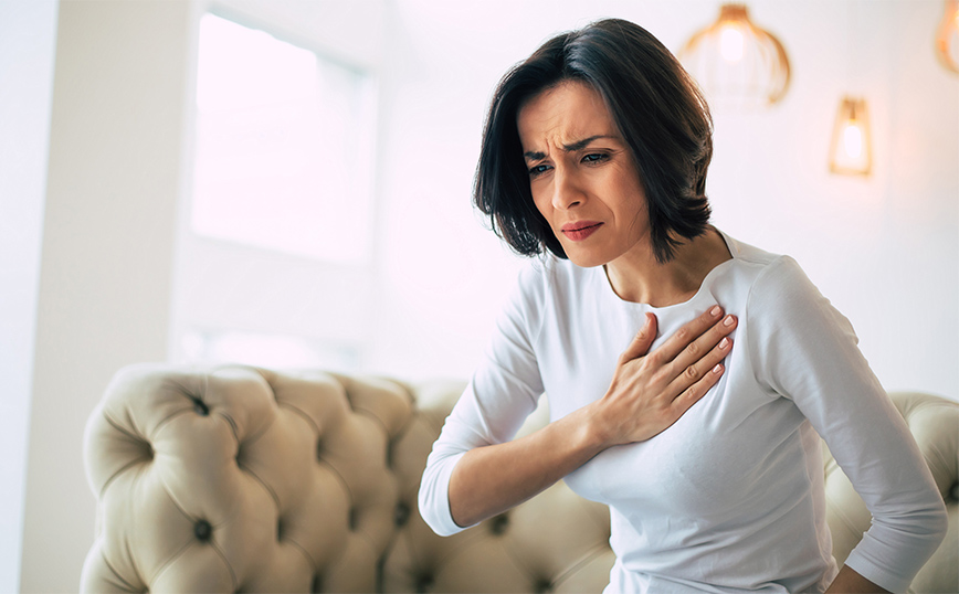 Τα συμπτώματα της καρδιακής προσβολής στις γυναίκες – Τα κοινά με τους άντρες
