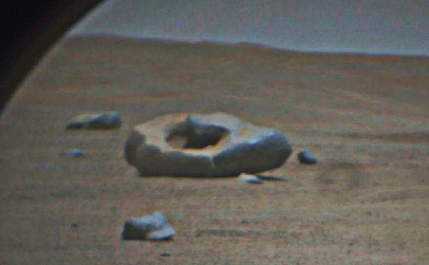 Βράχος σε σχήμα ντόνατ η νέα εικόνα του Perseverance από τον πλανήτη Άρη &#8211; Τι εικάζουν οι επιστήμονες