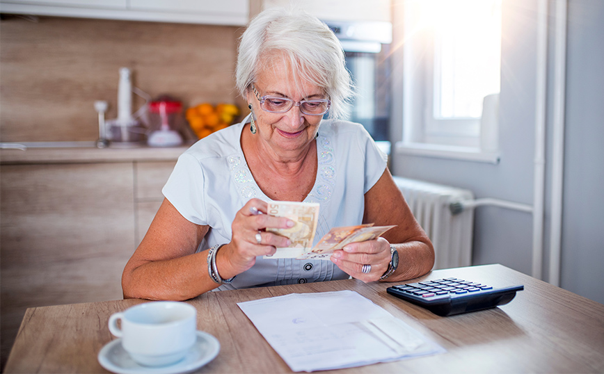e-ΕΦΚΑ: Στο ταμείο οι συνταξιούχοι για προσυνταξιοδοτικές παροχές και αναδρομικά