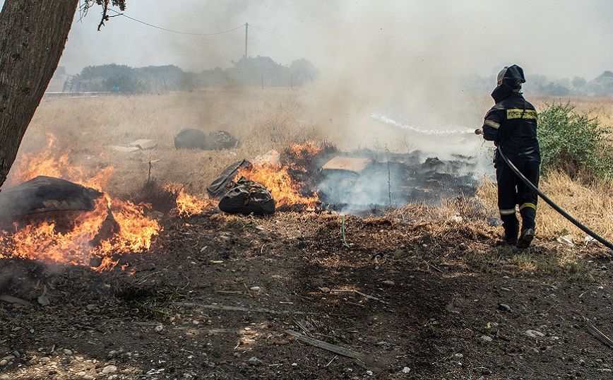 «Καμπάνα» 500 ευρώ από την Πυροσβεστική σε αγρότες που έκαιγαν χόρτα και κλαριά