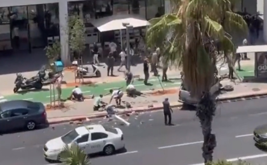 Βίντεο μετά από την επίθεση στο Τελ Αβίβ με τους 7 τραυματίες &#8211; Χαμάς: Πρώτη απάντηση στα εγκλήματα του Ισραήλ