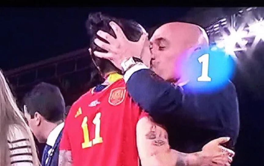 Η ισπανική κυβέρνηση «τελειώνει» τον πρόεδρο της Ποδοσφαιρικής Ομοσπονδίας για το φιλί σε παίκτρια &#8211; «Η αρχή του MeToo στο ποδόσφαιρο»