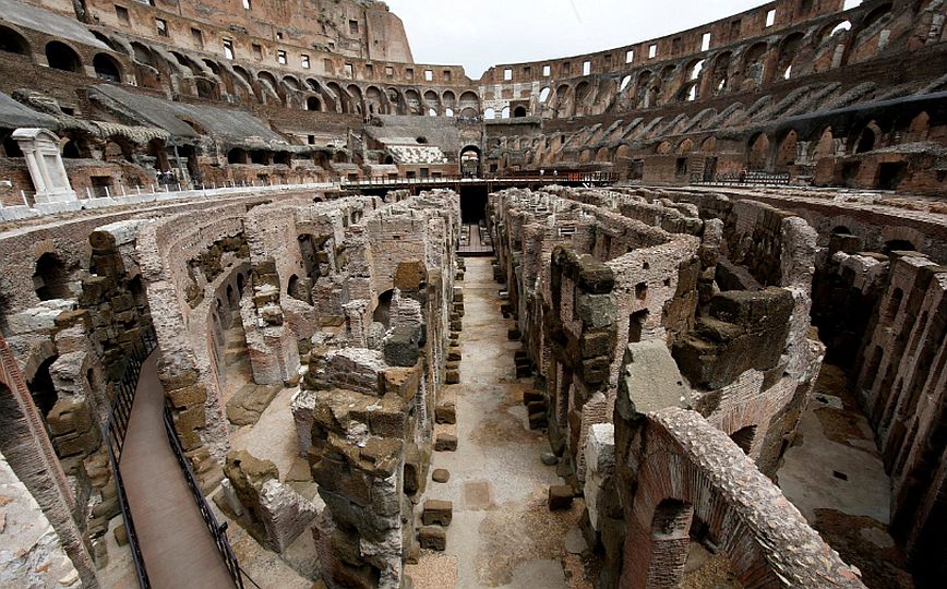 Στο έλεος αρουραίων το Κολοσσαίο στη Ρώμη &#8211; Πηγή του κακού οι τουρίστες που φεύγοντας από το μνημείο παρατούν σκουπίδια