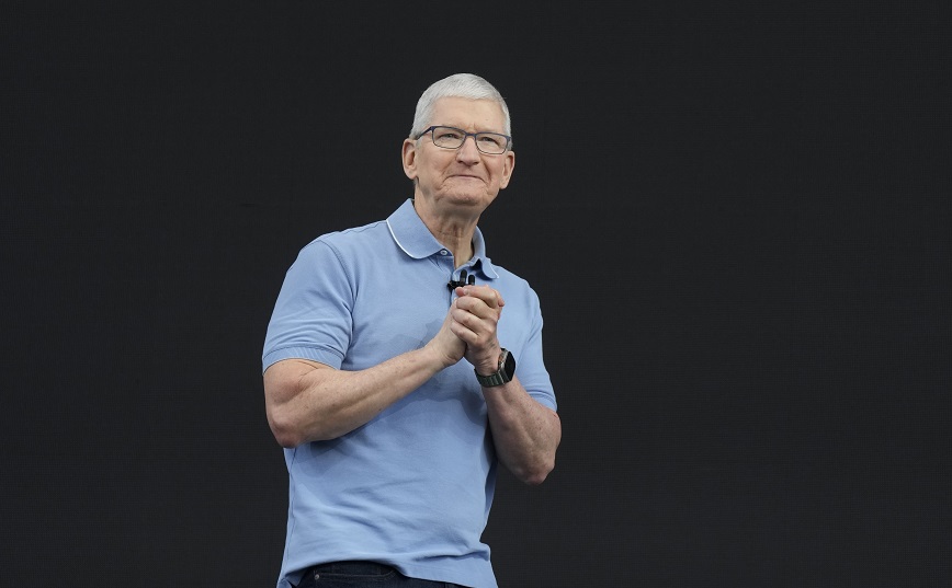 O Tim Cook πούλησε μετοχές της Apple αξίας 87 εκατομμυρίων δολαρίων &#8211; Τι σημαίνει για το μέλλον των iPhone