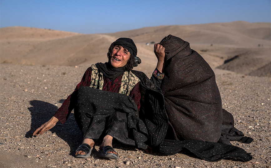 Αφγανές θάφτηκαν ζωντανές μετά τον σεισμό της 7ης Οκτωβρίου &#8211; Φέρεται να μην ήθελαν να βγουν χωρίς το χιτζάμπ τους