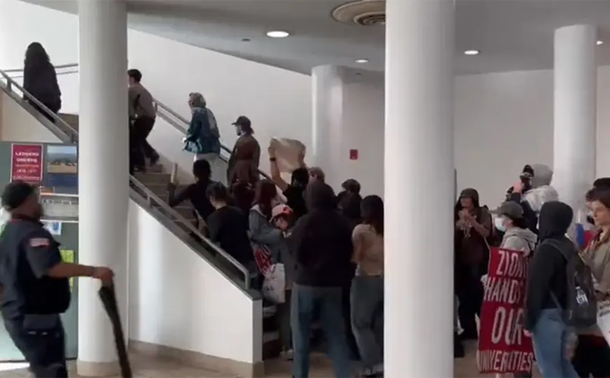 Εβραίοι φοιτητές κατέφυγαν στη βιβλιοθήκη πανεπιστημίου ύστερα από έφοδο φιλοπαλαιστίνιων διαδηλωτών