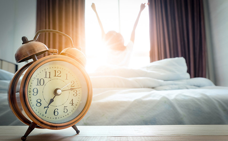 Πώς να ξυπνήσετε νωρίς το πρωί: 3 κόλπα που βοηθούν