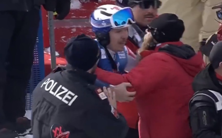 Παγκόσμιο κύπελλο αλπικού σκι: Ακτιβιστές μπήκαν στην πίστα και αθλητής τούς επιτέθηκε