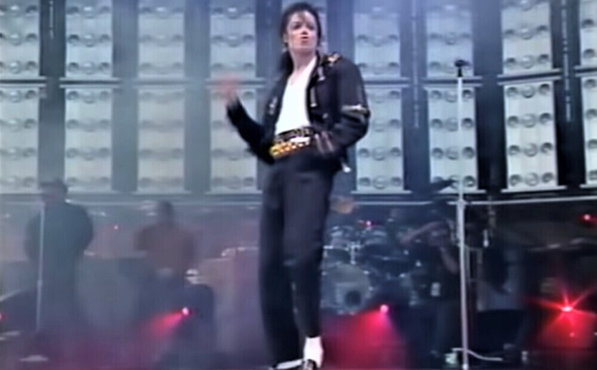 Πουλήθηκε το θρυλικό μαύρο σακάκι που φόρεσε ο Μάικλ Τζάκσον στη περιοδεία «Dangerous World Tour»