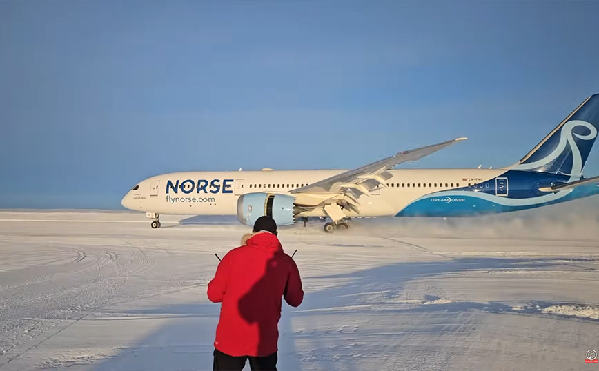 Εντυπωσιακή προσγείωση Boeing σε παγωμένο διάδρομο στην Ανταρκτική