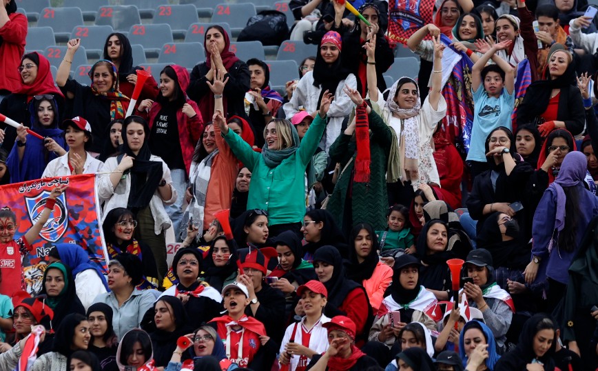 Ιράν: 3.000 γυναίκες στις εξέδρες για το ποδοσφαιρικό ντέρμπι της χώρας