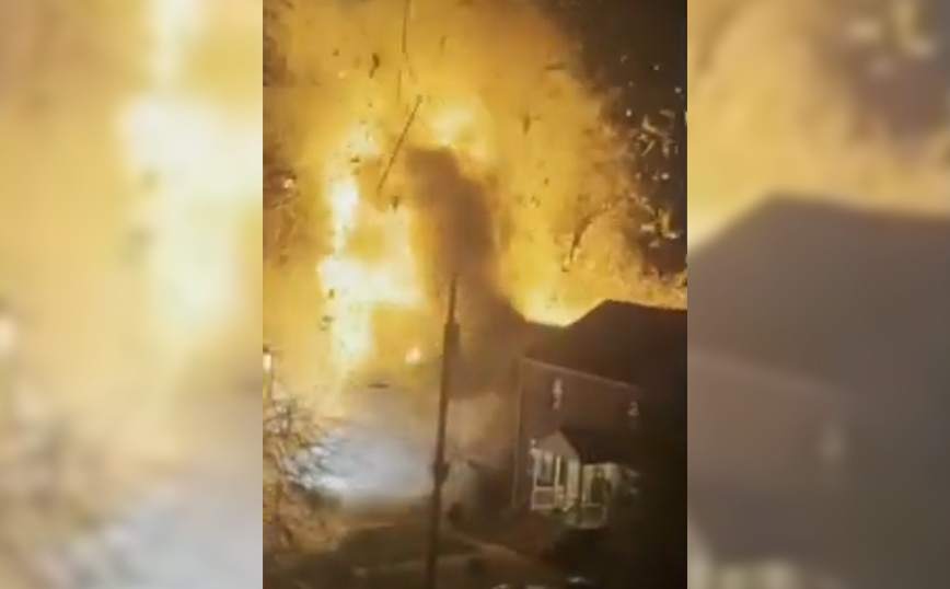 Η στιγμή της σοκαριστικής έκρηξης σε σπίτι στη Βιρτζίνια την ώρα αστυνομικής έρευνας
